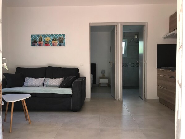 Télévision à écran plat