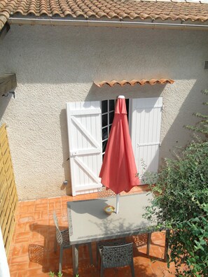 Outdoor dining - LAST MINUTE T2 N ° 2 HC (Cavalaire-sur-Mer)