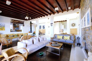 Interior - VILLA ISOLA PARADISO, 9700 FT² OF LUXURY OVERLOOKING THE SEA (mykonos)