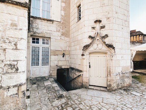 The Chancellery, large capacity cottage, disabled access, guest house, apartment