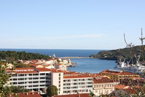 Beach nearby - T2 resid.standing, 2 terraces, sea view, park.couvert, wifi, 2' du port classé 3 ⭐ (Port-Vendres)