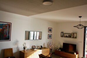 TV, DVD player, books