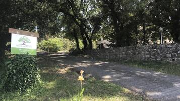 Enceinte de lâhĂ©bergement