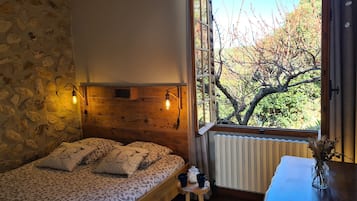 2 chambres, fer et planche à repasser, lit parapluie, Wi-Fi gratuit