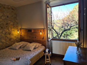 2 chambres, fer et planche à repasser, lit parapluie, Wi-Fi gratuit
