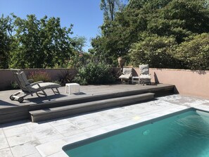 Pool - Beautiful riverfront cottage with private pool. (Saint-Seurin-de-Prats)