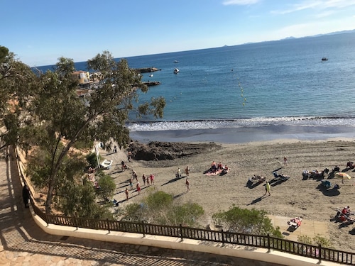 Air-conditioned 2 bedroom villa in Orihuela Costa with pool and sea 1 km