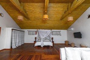 1 bedroom, iron/ironing board, free WiFi, bed sheets - NEW: Master suite on the Ocean (1/2 board or full board with chef) (Popenguine)