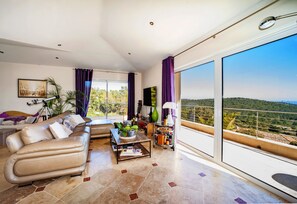 Smart TV, fireplace, DVD player, printers - luxury villa SEA VIEW pool on the heights of Santa Giulia 6-8 pers (Porto-Vecchio)