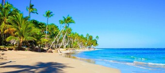 Detached Caribbean-style villa / 1 air-conditioned bedroom / sleeps 2