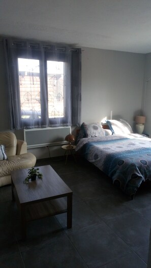 4 chambres, fer et planche à repasser, Wi-Fi gratuit, draps fournis