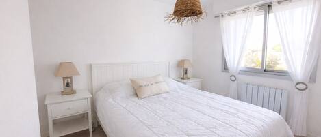 1 bedroom, iron/ironing board, free WiFi