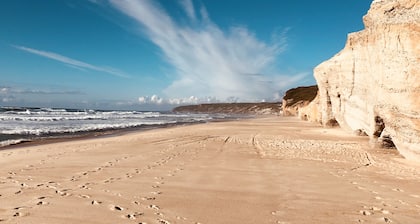 Suuri kattohuoneisto Praia el Reyn golfkeskuksessa upealla merinäköalalla