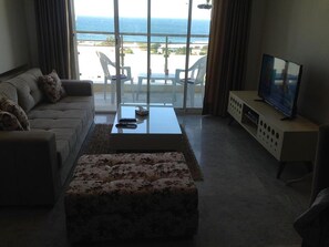 TV, stereo - Modern and charming apartment with sea view (Sousse)