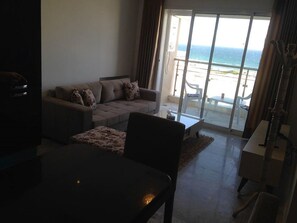 TV, stereo - Modern and charming apartment with sea view (Sousse)