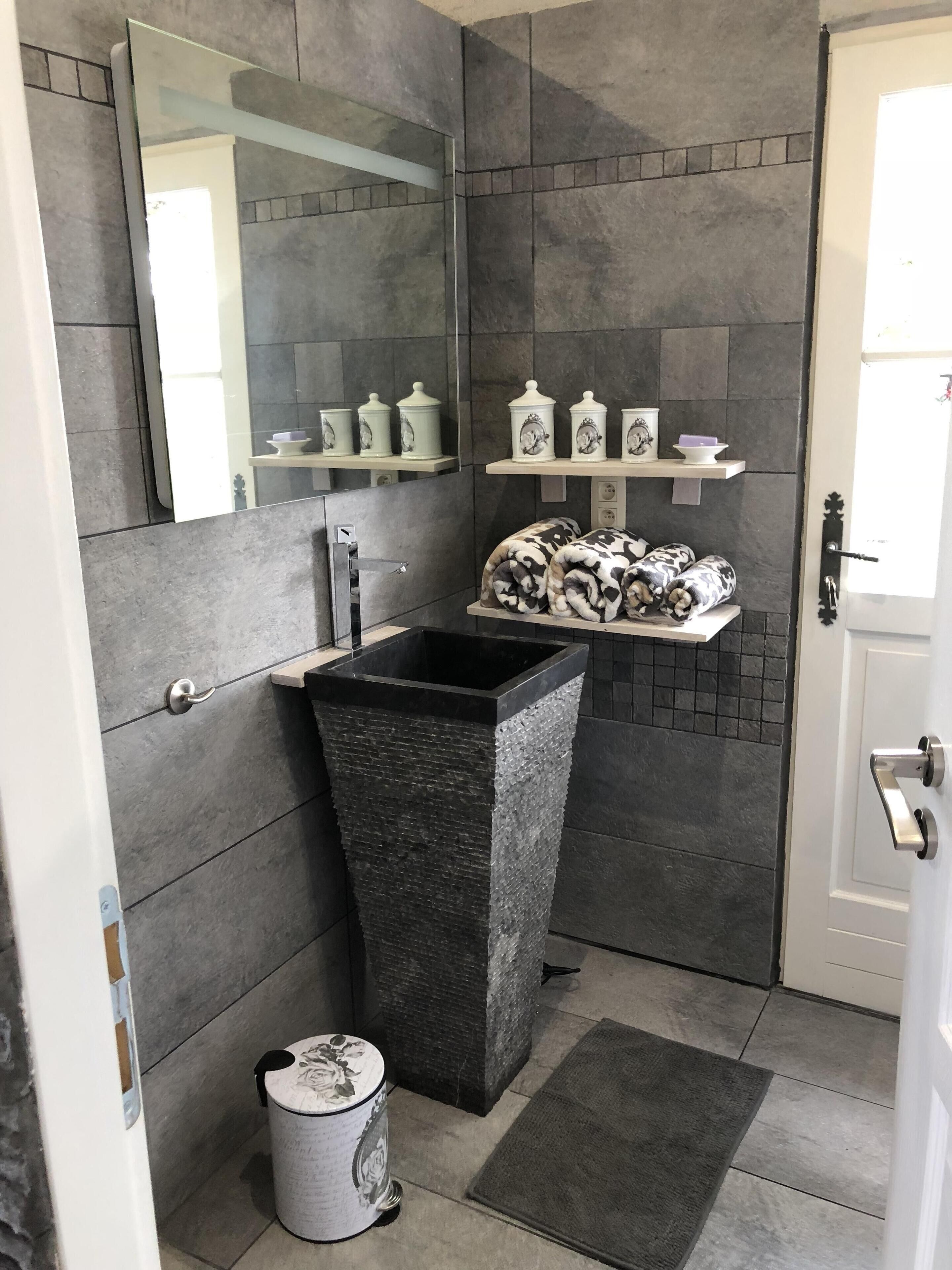 Splendid quiet villa in the heart of the vineyards, private pool.