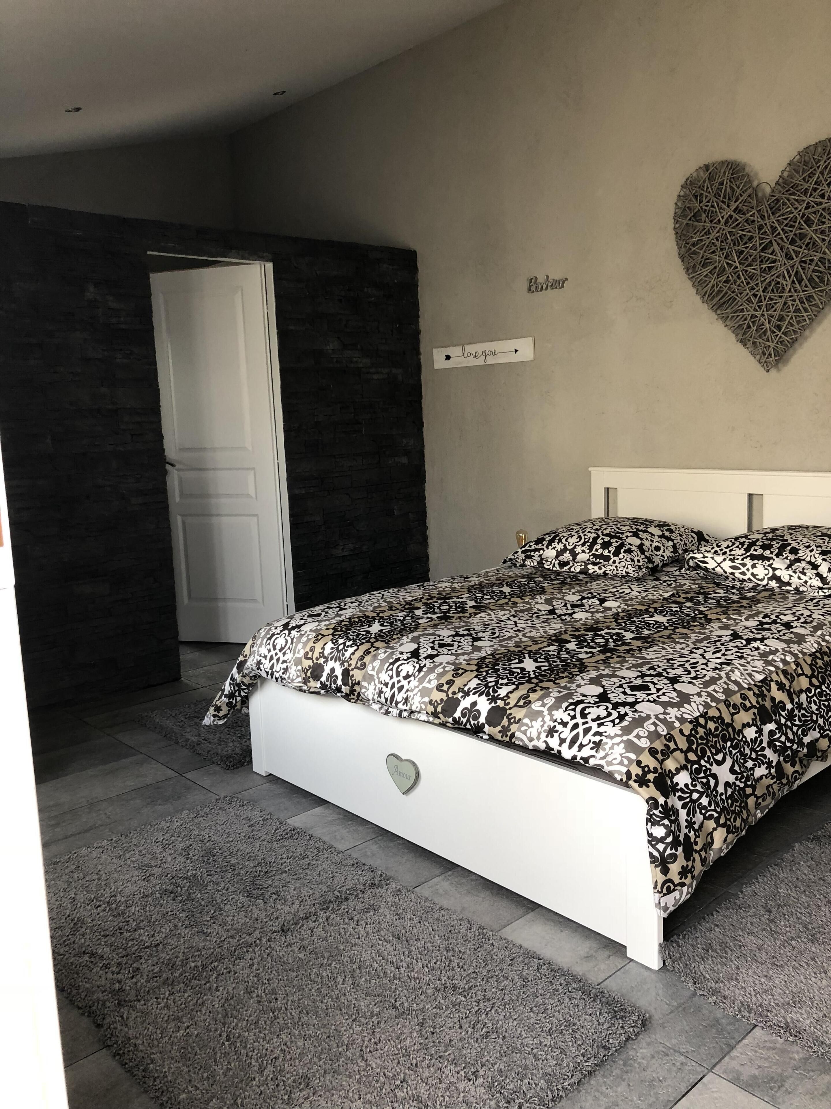 Splendid quiet villa in the heart of the vineyards, private pool.