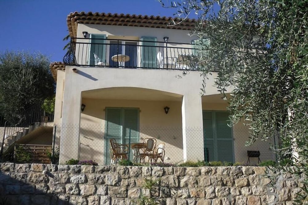 Ground floor of villa for 3 people