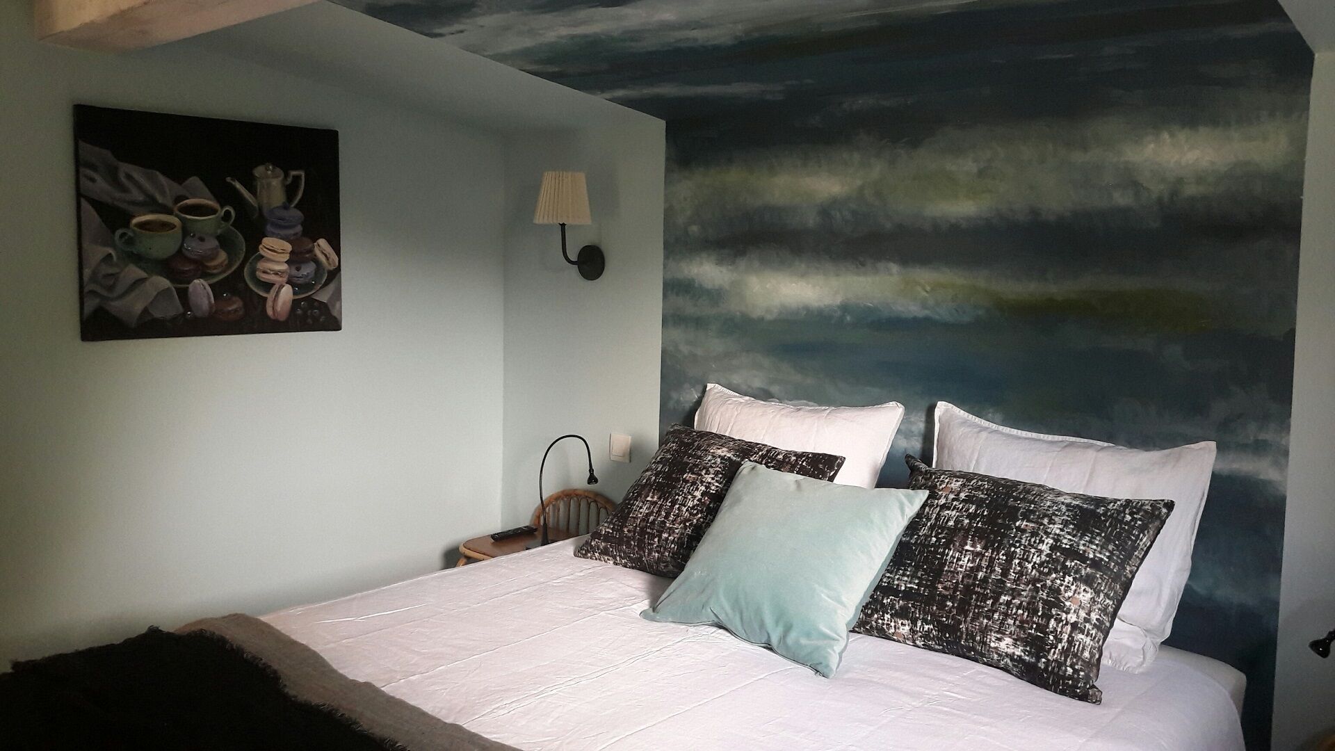 large studio with terrace facing pool, spa in the garden