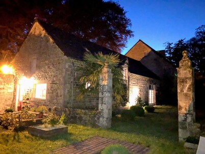 Roz Maria Cottage – Spacious, Modern, and Private Park, 20 Minutes from the Sea