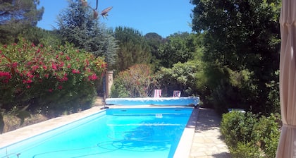 Appartement en pleine nature - piscine chauffée