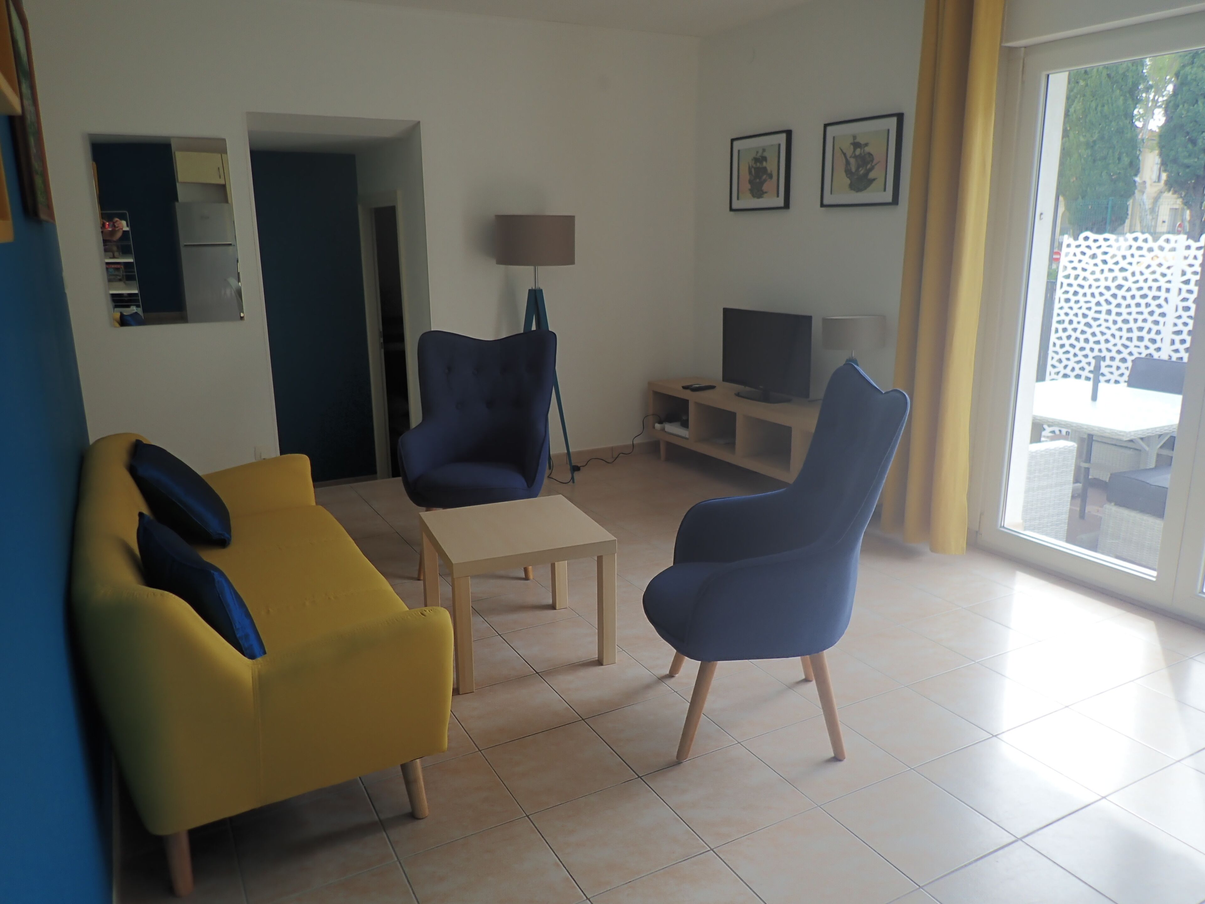 Modern, air-conditioned house, 5 minutes walk from the beach, quiet. 3 rooms.