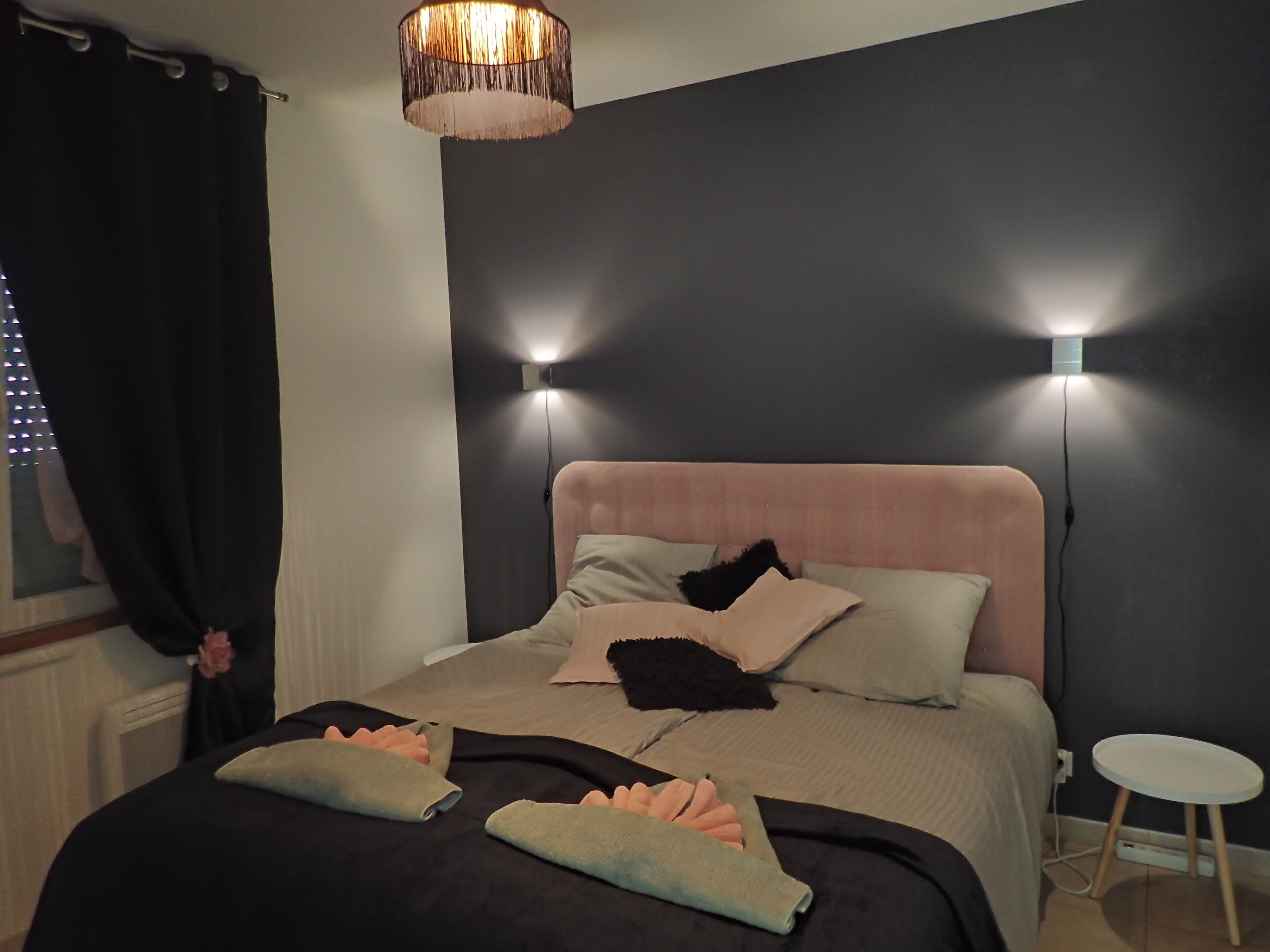 Modern, air-conditioned house, 5 minutes walk from the beach, quiet. 3 rooms.