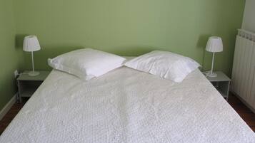 4 Schlafzimmer, Bügeleisen/Bügelbrett, Reisekinderbett, Bettwäsche