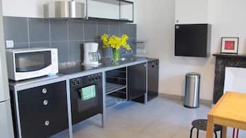 Refrigerador, microondas, horno, placa de cocina