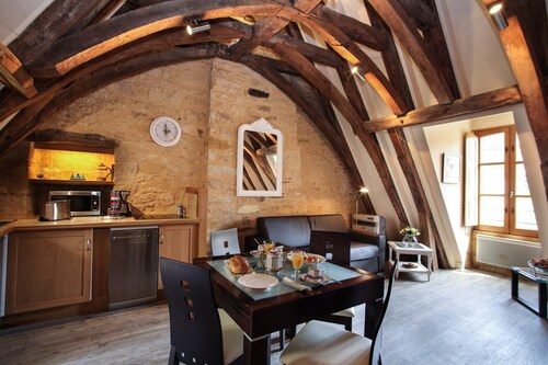 THE ATTIC OF THE CHAPTER