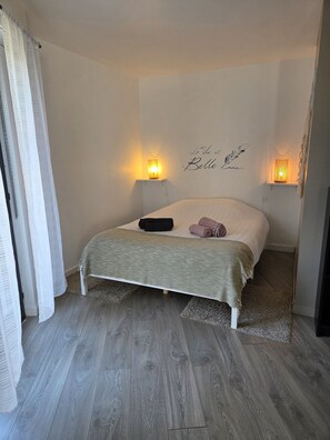 1 bedroom, iron/ironing board, bed sheets