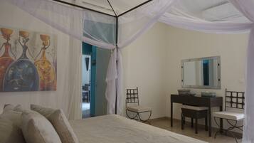 5 makuuhuonetta, silitysrauta/-lauta, internet, vuodevaatteet