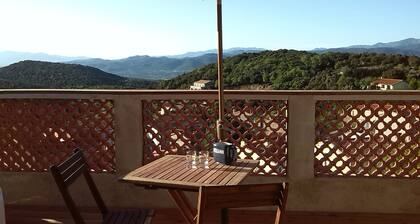 Mökki 2 henkilölle Etelä panoraamaterassi rauhallinen