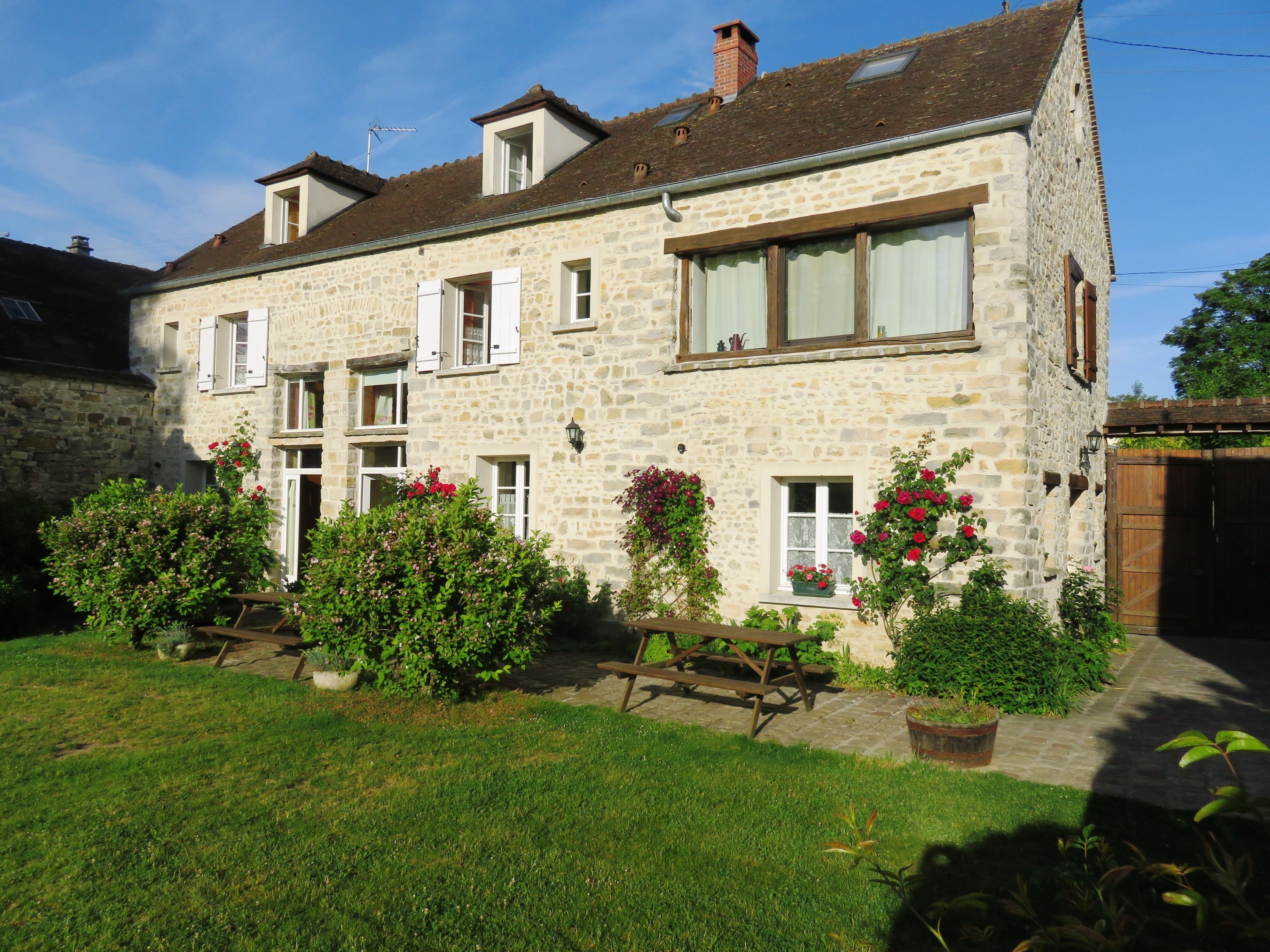 Gites des jonquilles: stable stable near Fontainebleau