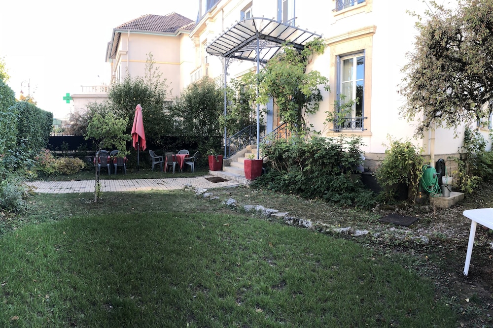 5 * apartment from 4 to 7 pers. in a mansion VITTEL thermal district