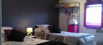 appartement de 40 m² dispose d'une entrée, d'une grande pièce salon 
