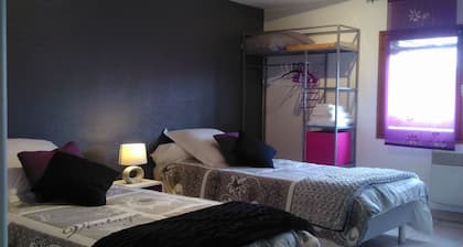 40 sqm apartment has an entrance hall, a large living room