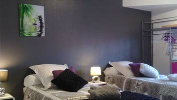 1 bedroom, iron/ironing board, internet, bed sheets