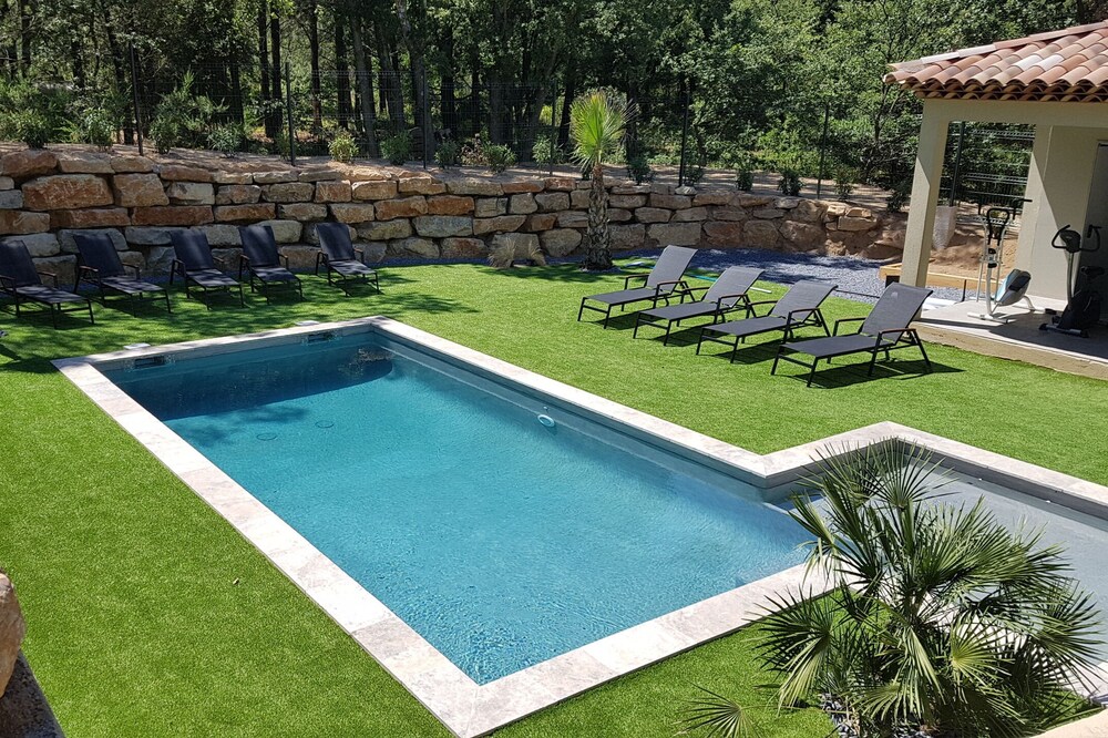Bed and breakfast in the heart of the Plan de la Tour vineyards VILLA SAONA