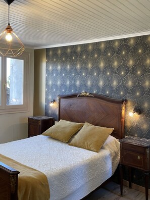 4 bedrooms, iron/ironing board, free WiFi