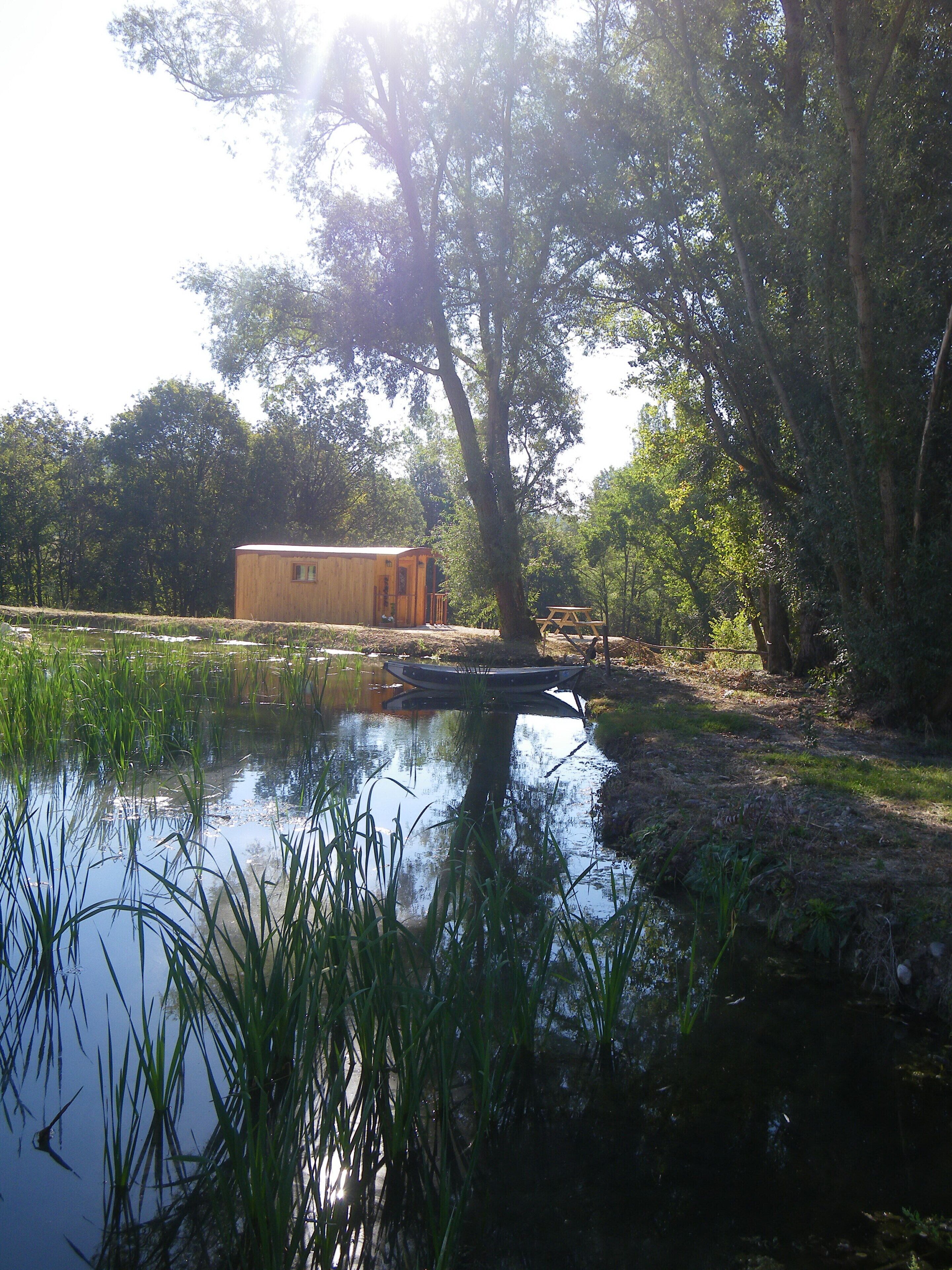 Syrah, a Zen trailer for an unusual holiday in the countryside