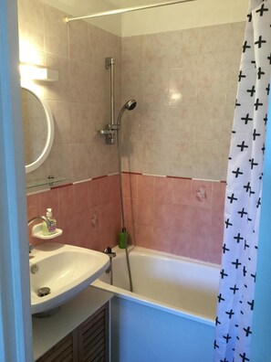 Toilet paper - beautiful sunny apartment 2 rooms near beach and swamp villers (Villers-sur-Mer)