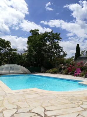 Outdoor pool - white stone cottage in the countryside, with swimming pool. Magnificent view (PORTE-DU-QUERCY)