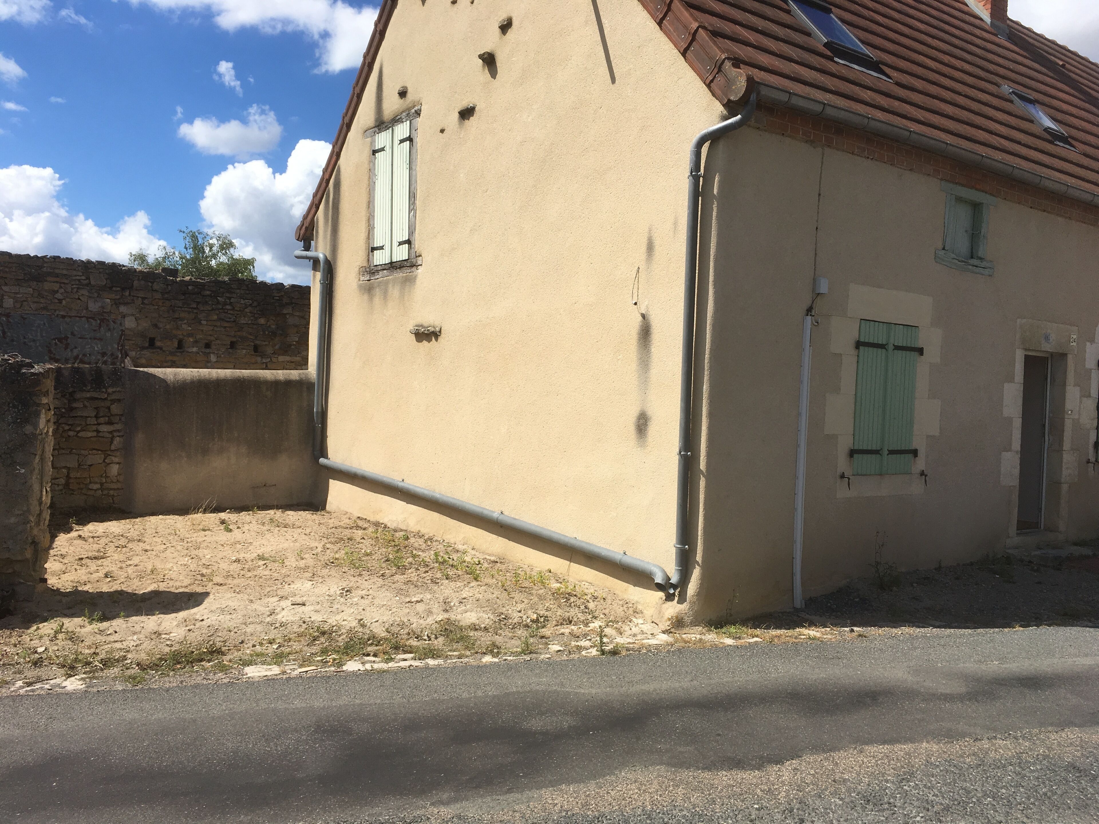 Furnished rental, close to all shops - 10 minutes from the circuit of Magny-Cours