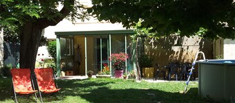 La Boissetane, Provencal house with swimming pool and garden, at the foot of the Luberon mountains