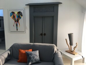 Interior - Apartment with small garden in stone house (Arradon)