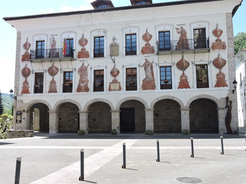 Navarran kauniiden Bera-kylien sydämessä, tiellä Ibardin-passille