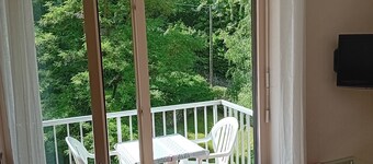 sjarmerende F1-leilighet i en komfortabel bolig ideell for spa og ferier.