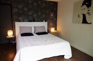 4 chambres, fer et planche à repasser, accès Internet, draps fournis