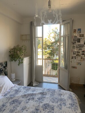 1 chambre, fer et planche à repasser, Wi-Fi, draps fournis